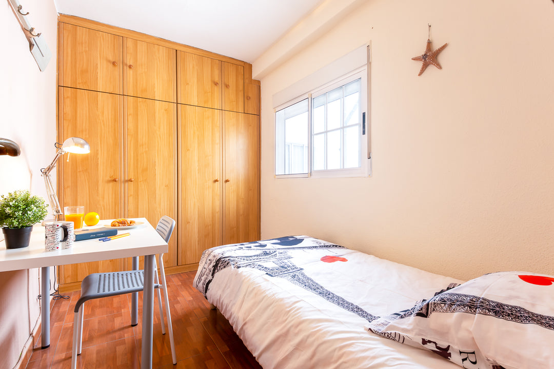 Beige Bedroom - Valls Flat