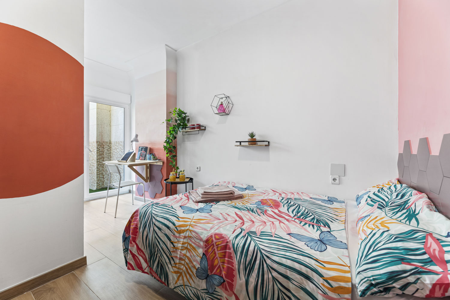 Pink Bedroom - Green Building