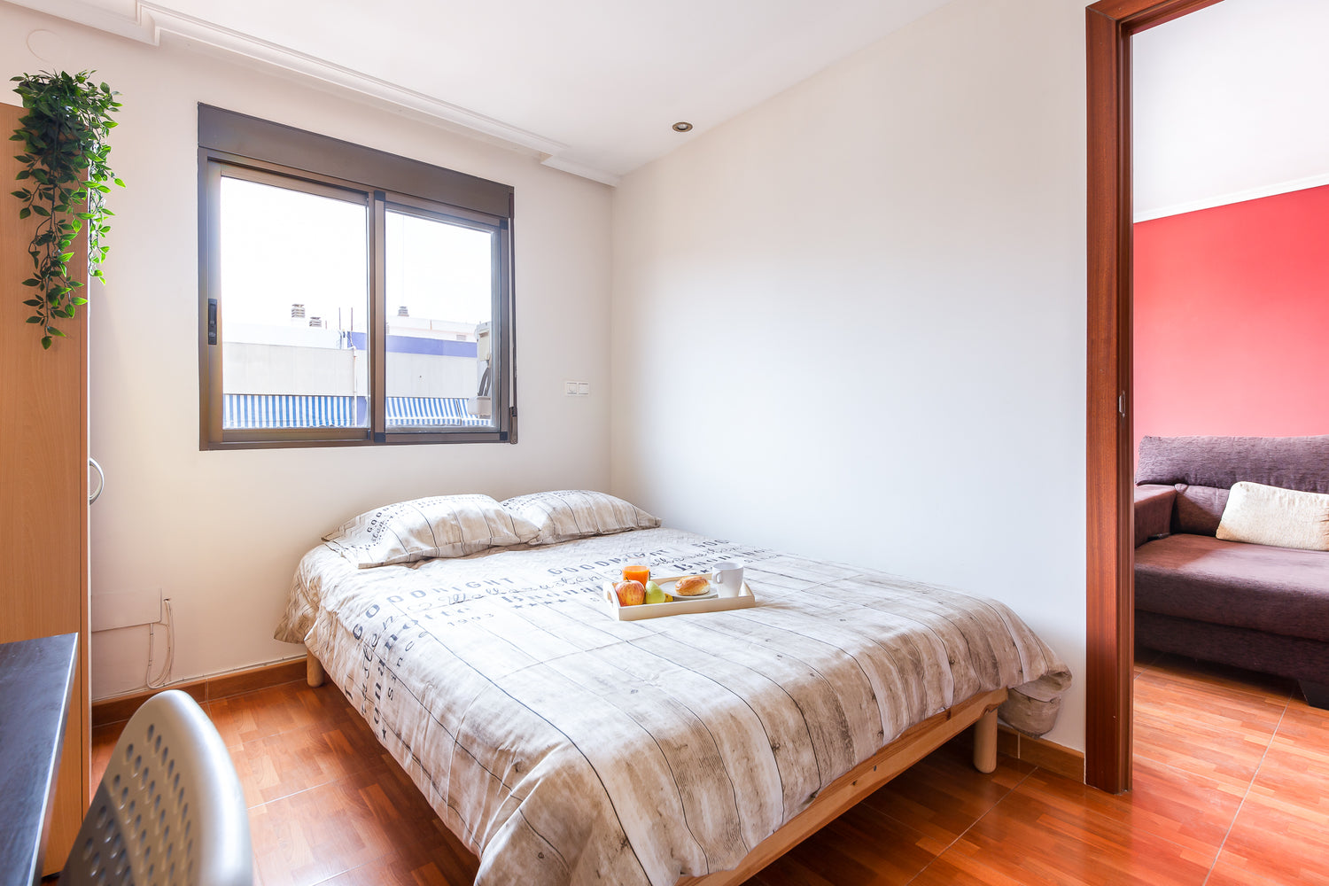 Stone Bedroom - Valls Flat