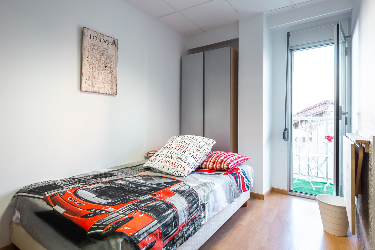 Grey Bedroom - Puerto Flat