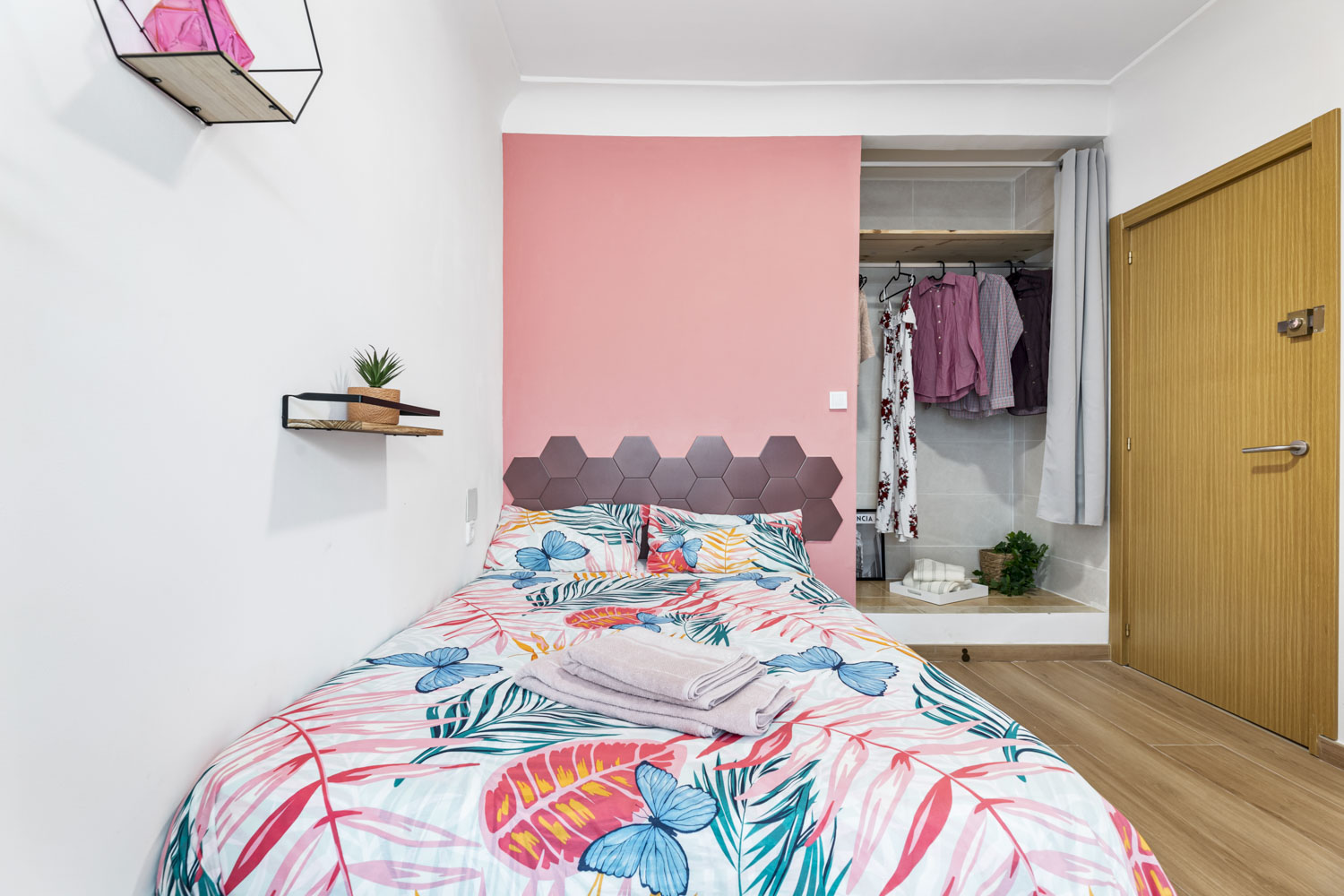 Pink Bedroom - Green Building