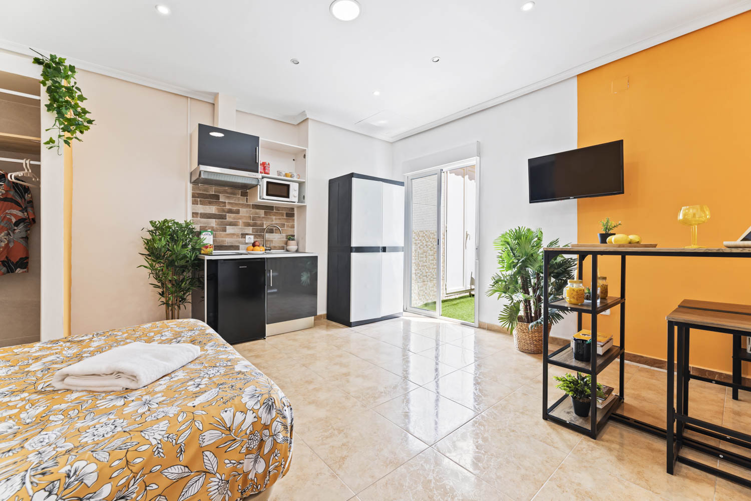 Orange Stone Studio - Green Building