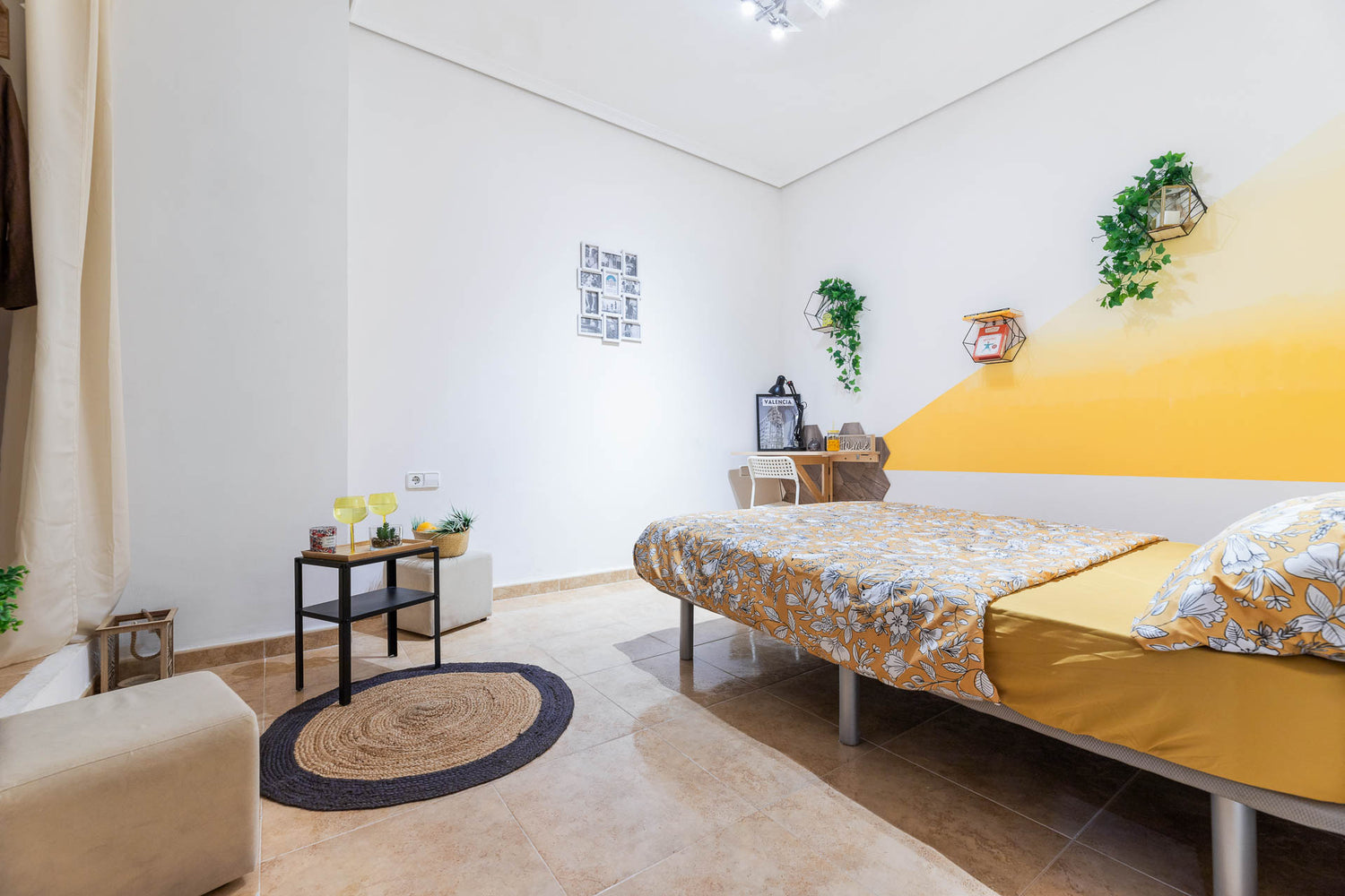 Yellow Bedroom - Green Building