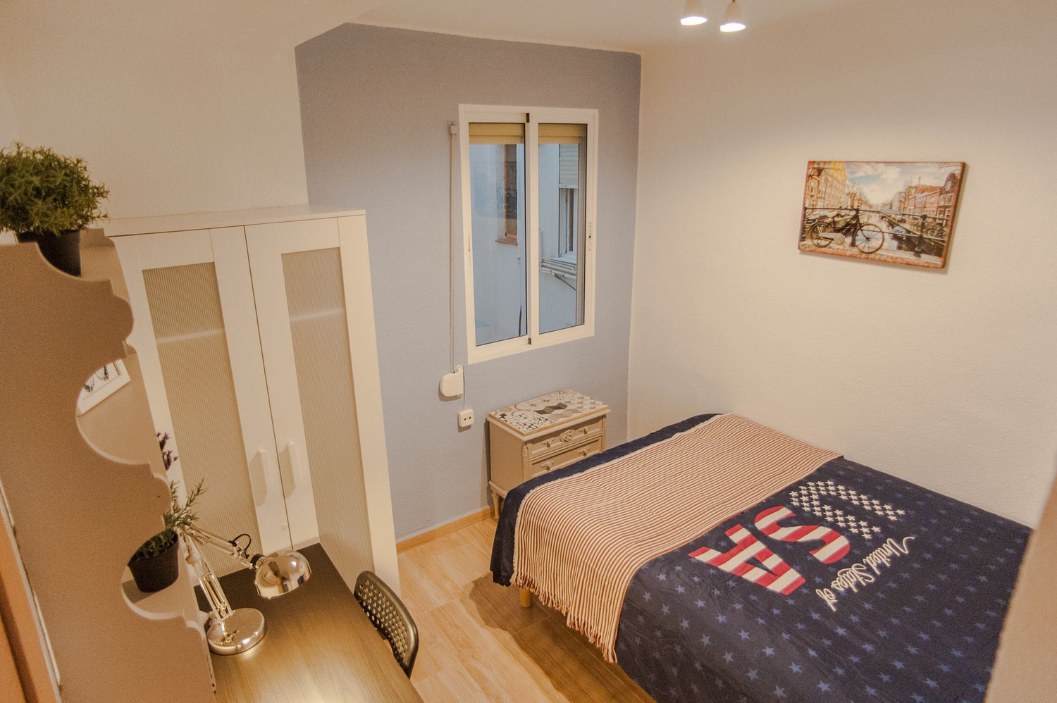 Blue Bedroom - Felipe Flat