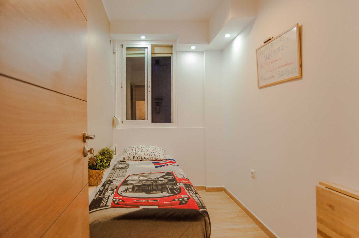 Beige Bedroom - Felipe Flat