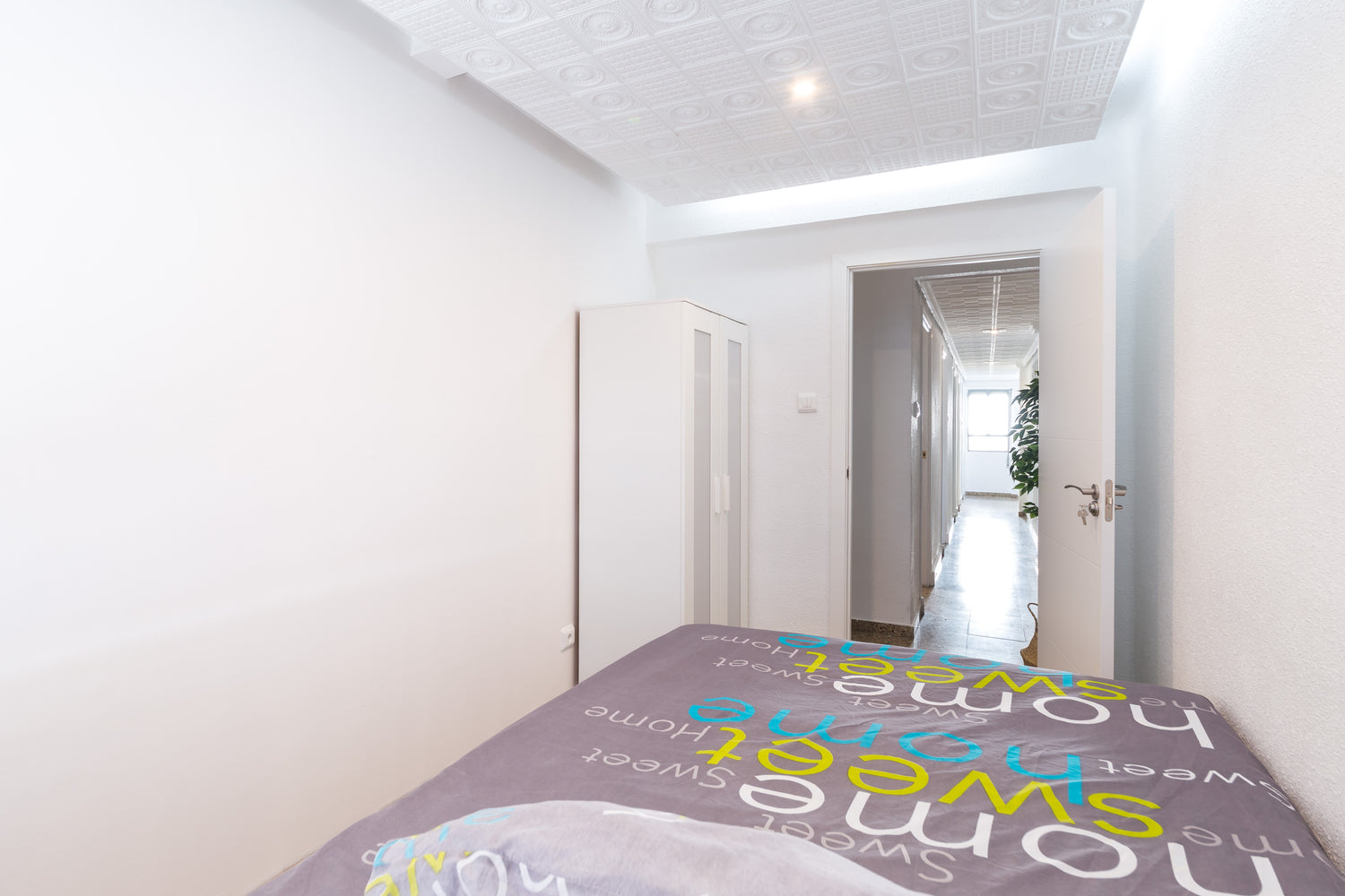 Apricot Bedroom - Industria Flat