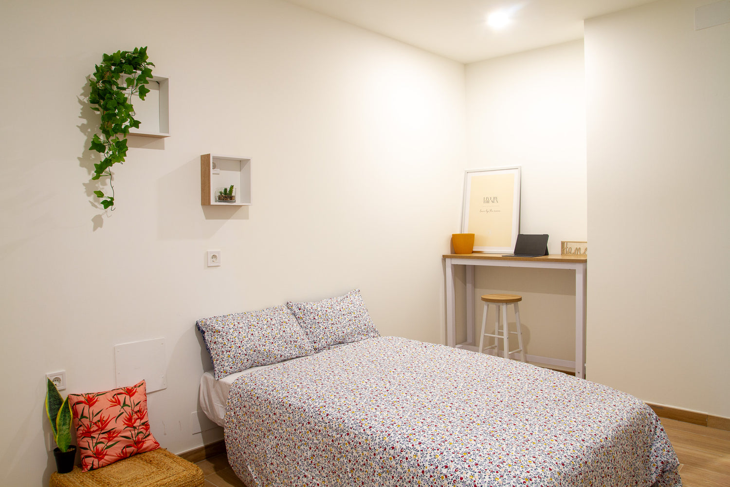 Yellow Bedroom - King Flat